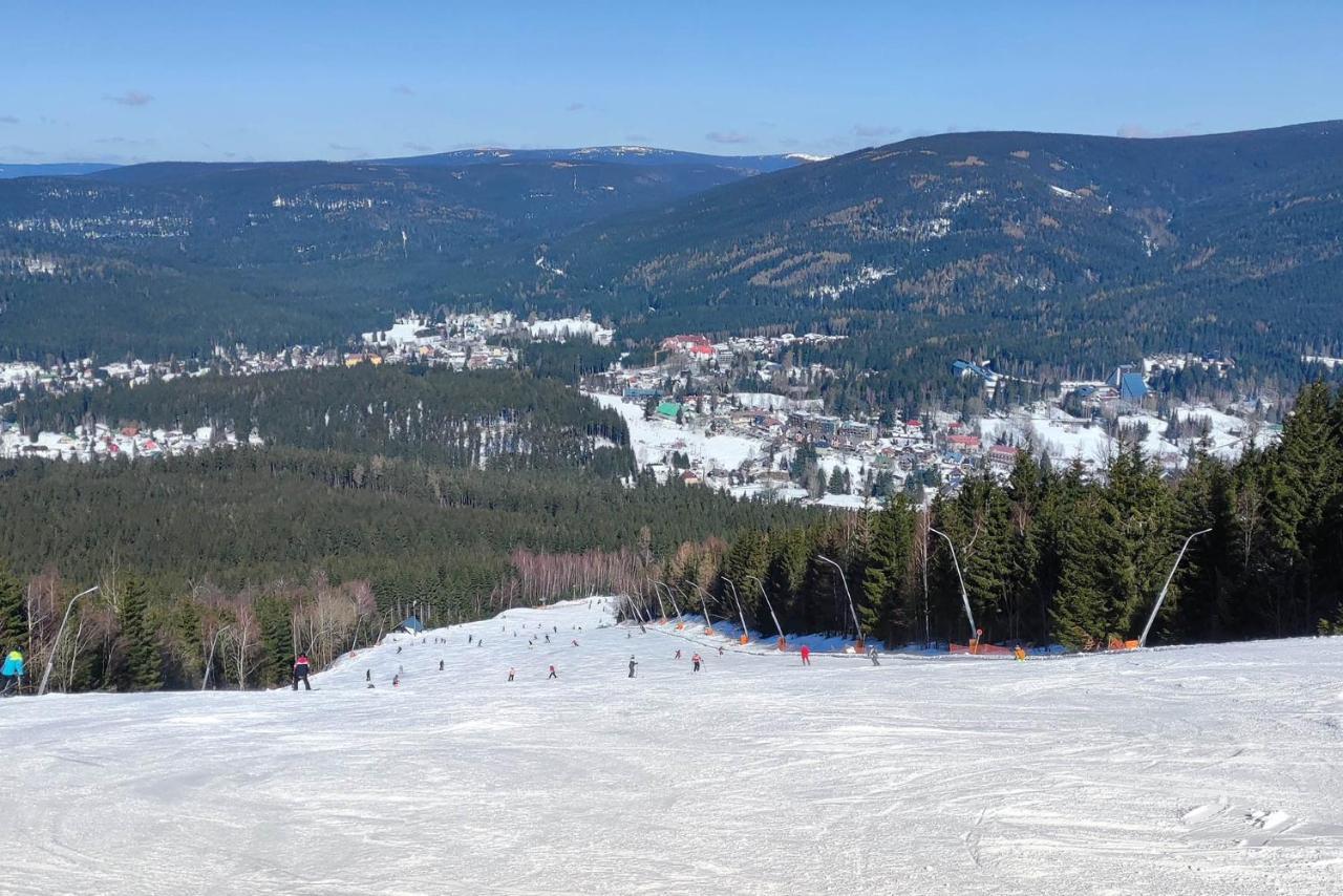 Enjoyharrachov - Atraktivni Slunne Studio Certovka V Centru Harrachova S Garazovym Parkovanim, Wifi-Wlan, Sat, Herni Konzoli, Netflix Zdarma A Nejkrasnejsim Vyhledem Na Certovu Horu S Arealem Skokanskych Mustku A Sjezdovku Екстериор снимка