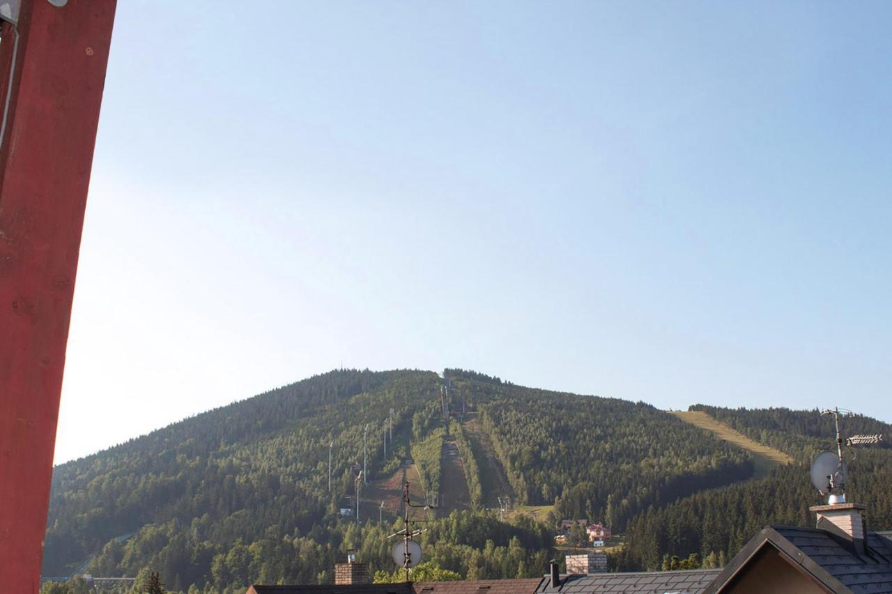 Enjoyharrachov - Atraktivni Slunne Studio Certovka V Centru Harrachova S Garazovym Parkovanim, Wifi-Wlan, Sat, Herni Konzoli, Netflix Zdarma A Nejkrasnejsim Vyhledem Na Certovu Horu S Arealem Skokanskych Mustku A Sjezdovku Екстериор снимка