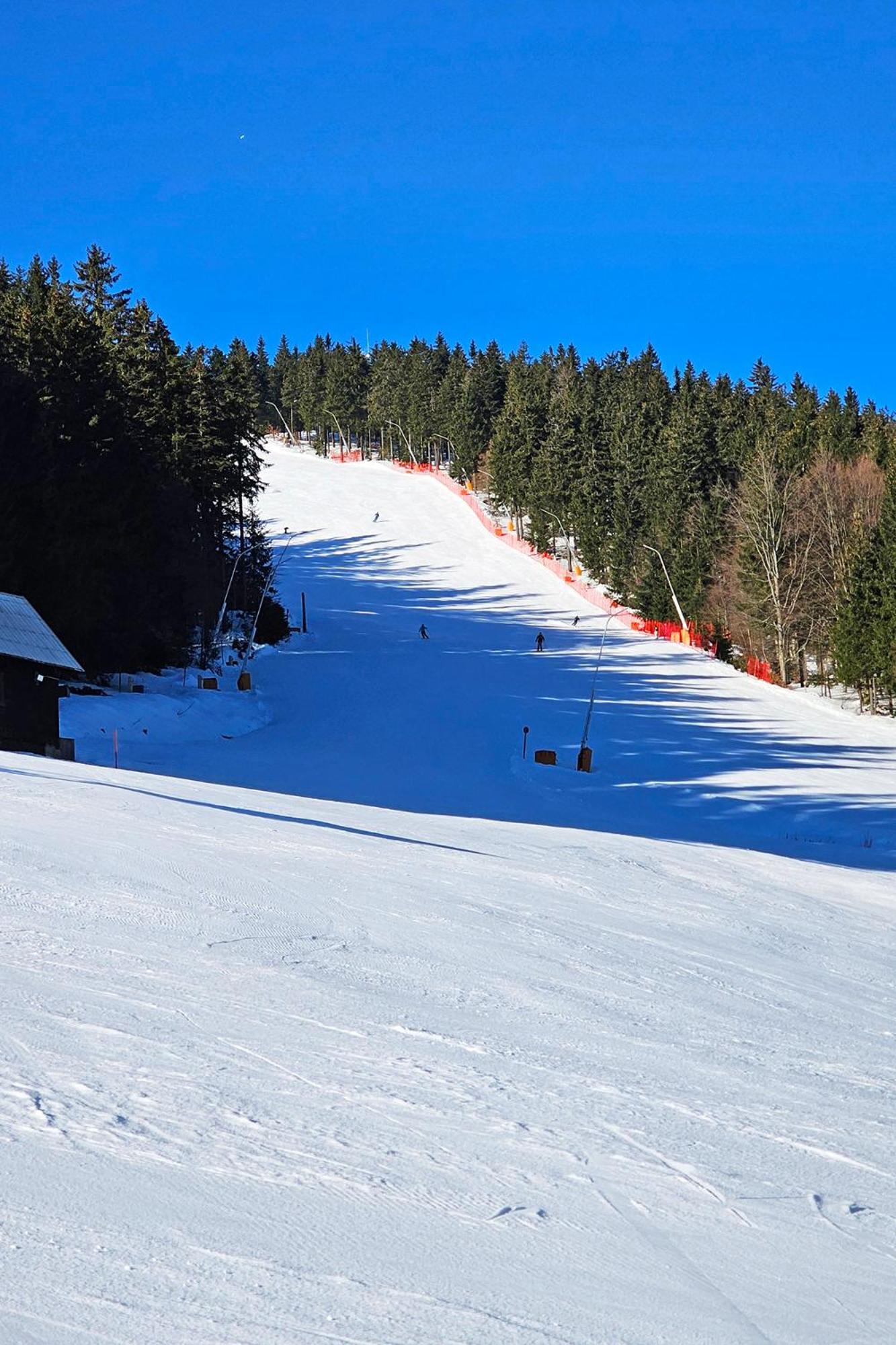 Enjoyharrachov - Atraktivni Slunne Studio Certovka V Centru Harrachova S Garazovym Parkovanim, Wifi-Wlan, Sat, Herni Konzoli, Netflix Zdarma A Nejkrasnejsim Vyhledem Na Certovu Horu S Arealem Skokanskych Mustku A Sjezdovku Екстериор снимка